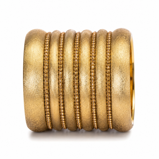 Chunkey mahira,s Bangles with jarao ad kara