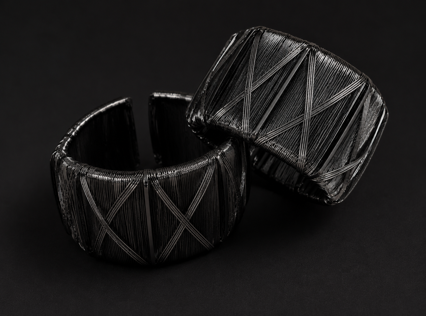 Spiral textured wired metal handcuff (openable)
